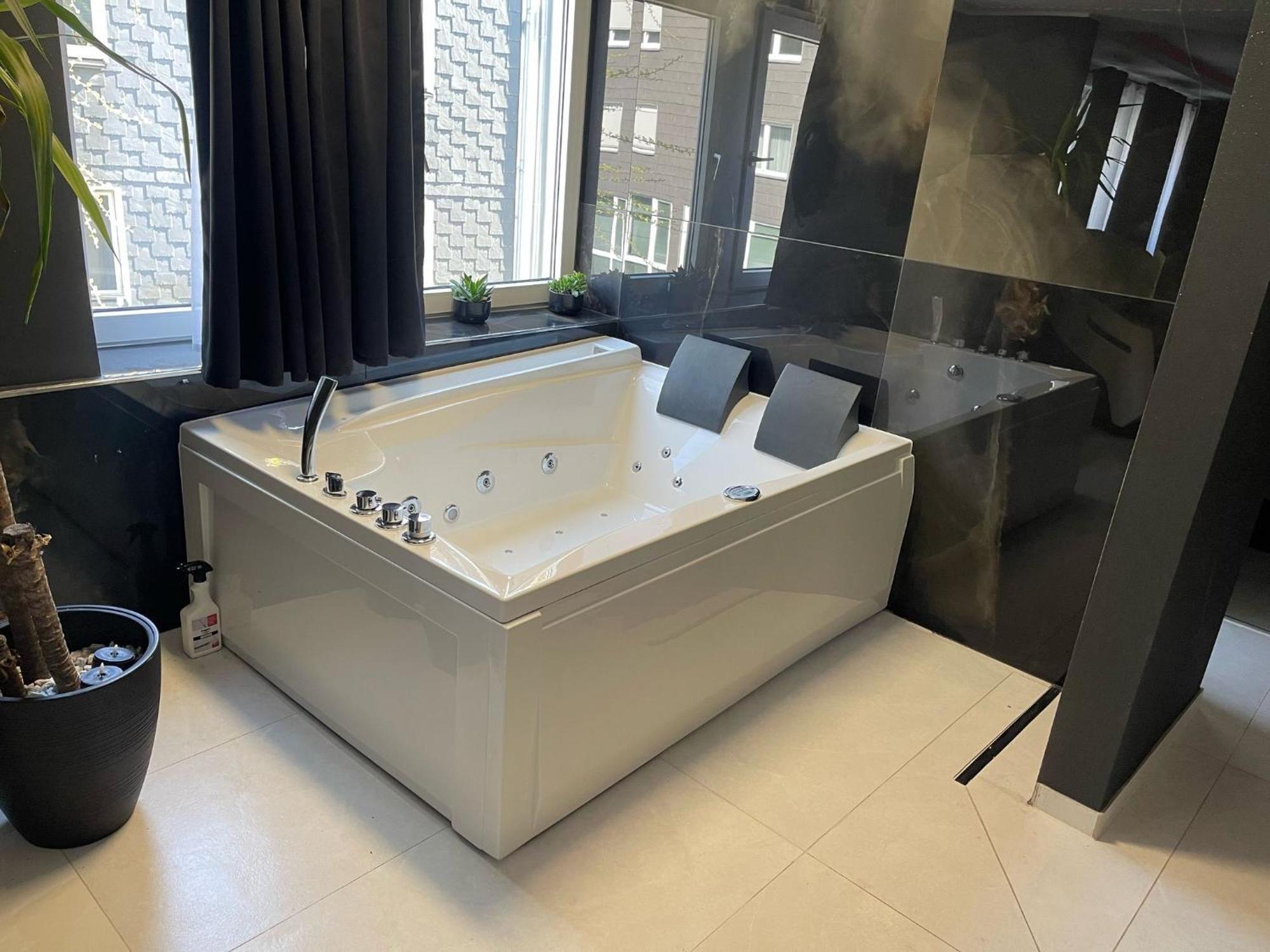 Ferienwohnung Spa Delluxe Essen Ngoại thất bức ảnh